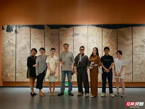 讓物質(zhì)廢墟綻放本真性微光 羅湘科“銹銅爛鐵”雕塑作品展開幕